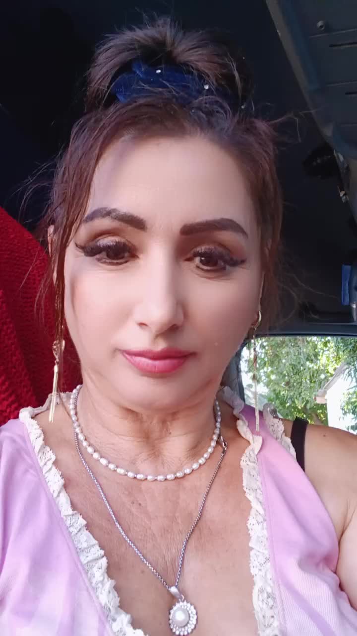 @Daniela Daniela DNL