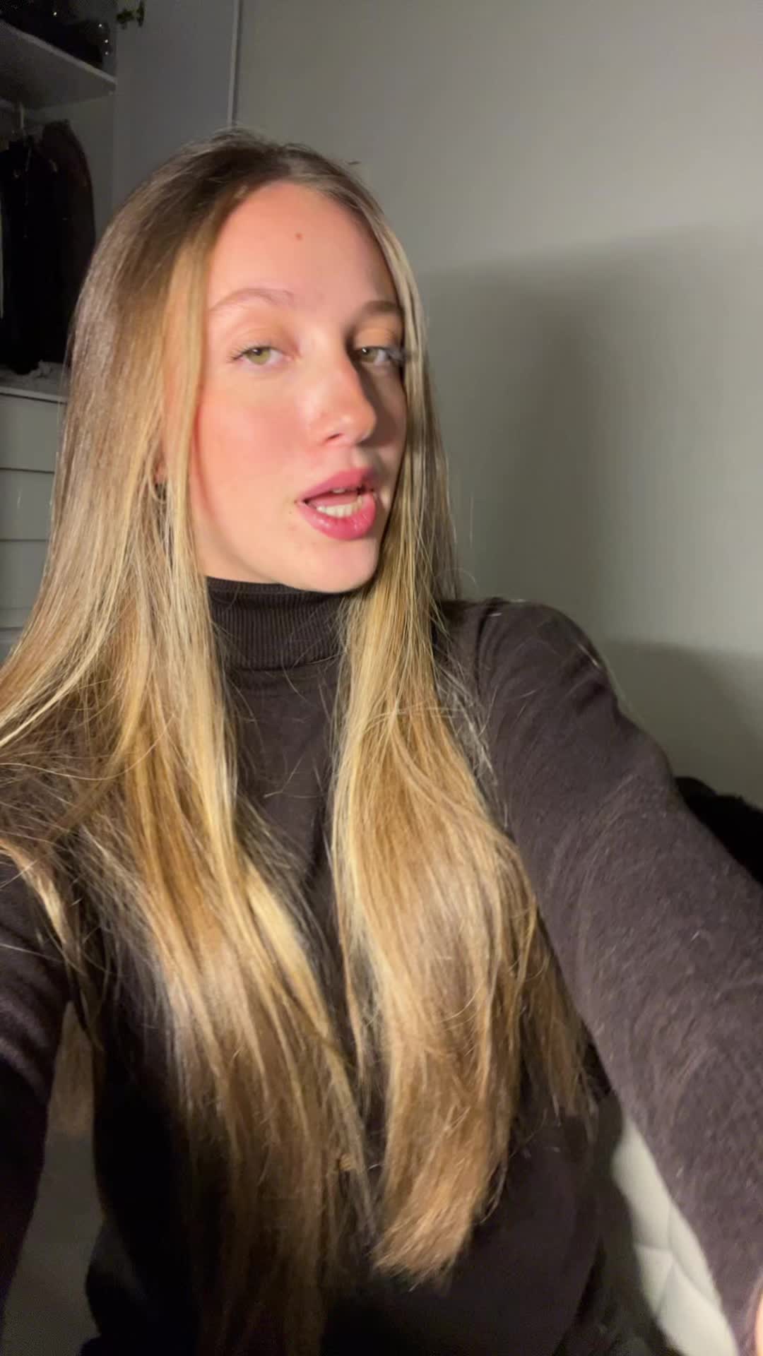 @&Agrave;ngela