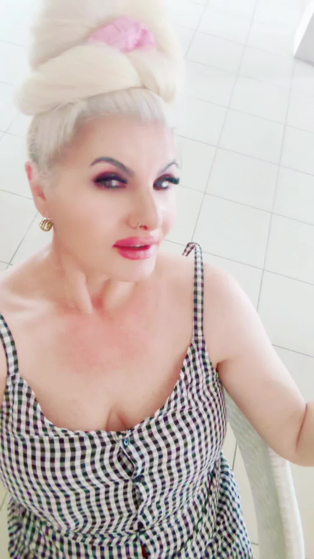@☘️VĂDUVA VESELĂ ☘️