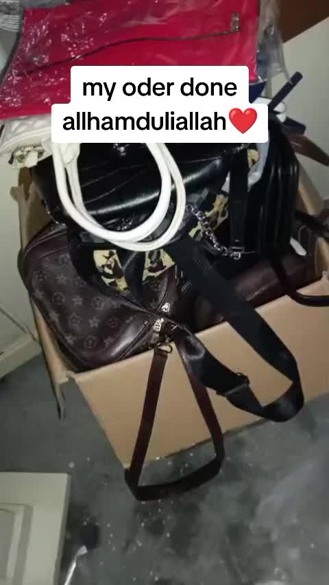 @Zₐᵥᵢyₐᵣ & MøM❤️