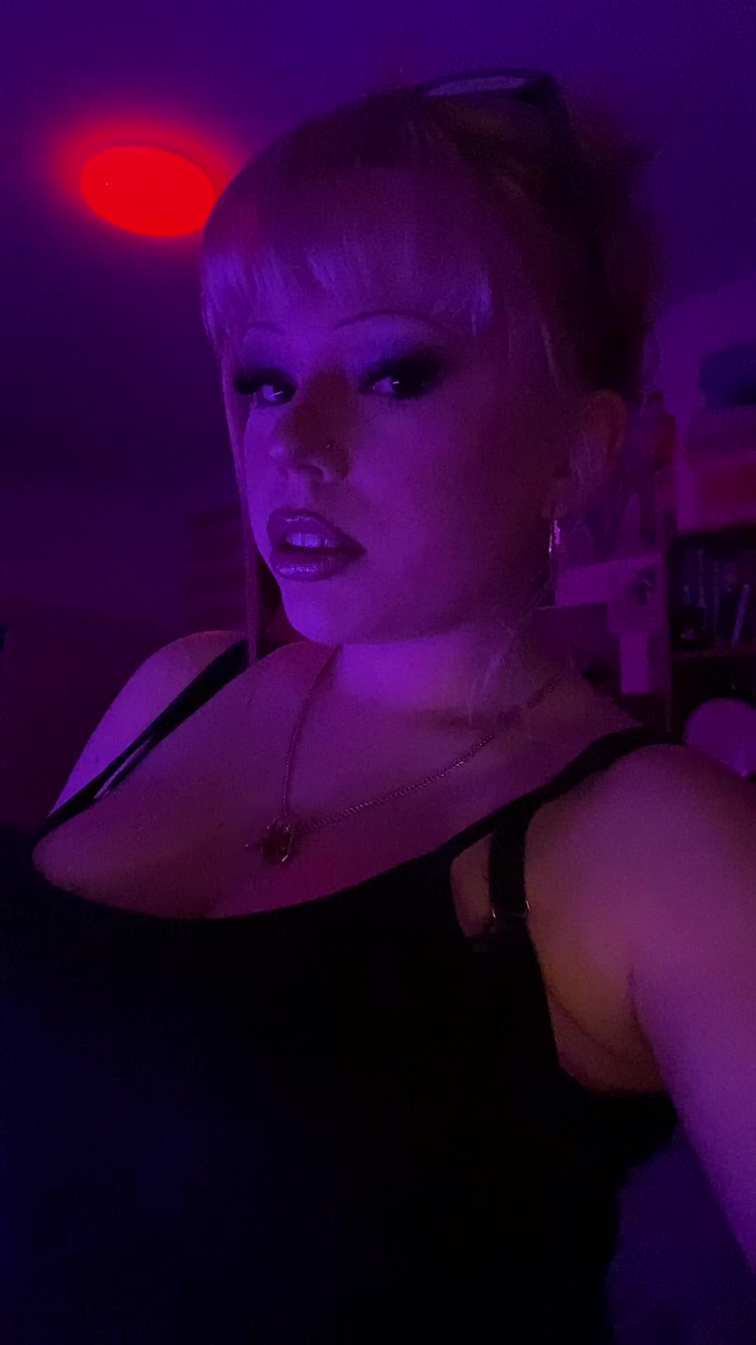 @ℬ𝒶𝓇𝒷 𝒲𝒾𝓇ℯ (💋🐆🎞️🍒)