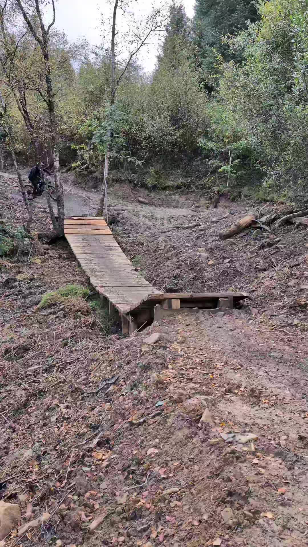 @RhysRidesEmtb