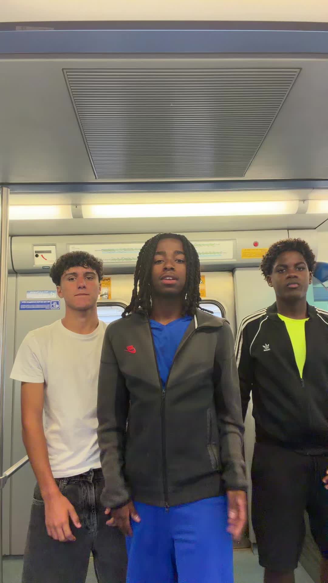 @️ 𝐹𝐴𝑅𝐴𝑌⚡️