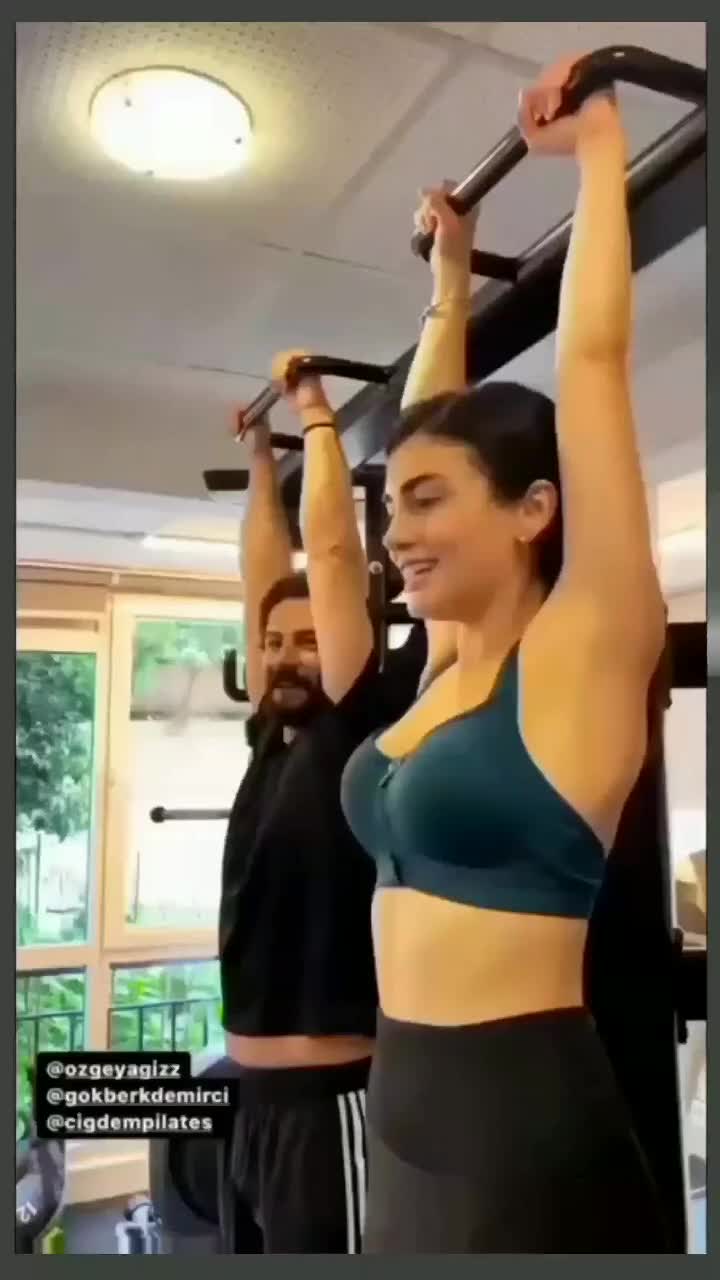@💃