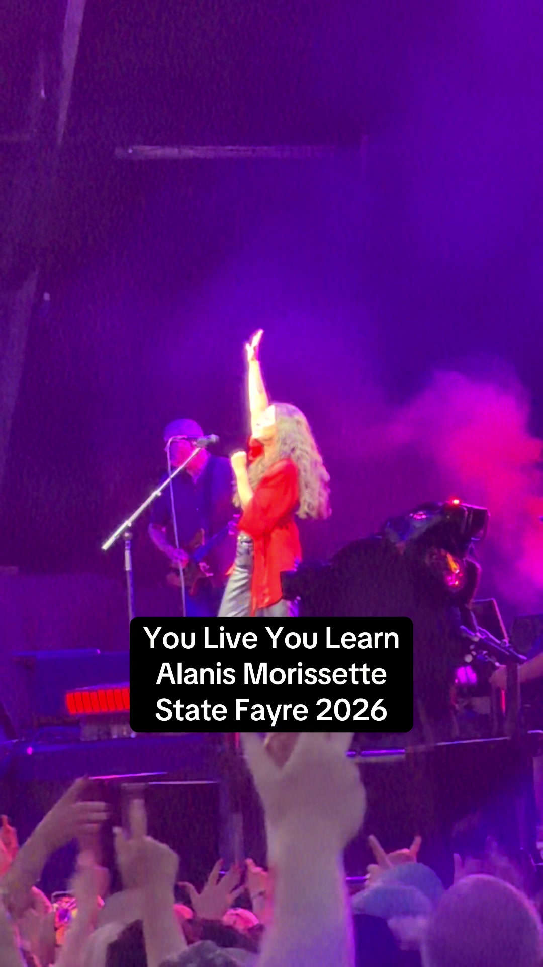 @Clare G / Travel & Music