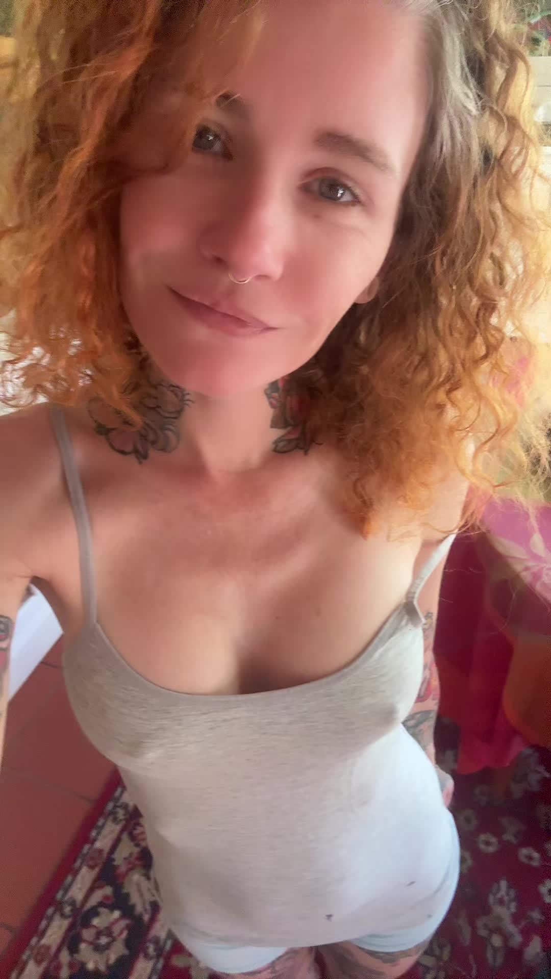 @Curlyhairwithtattoos