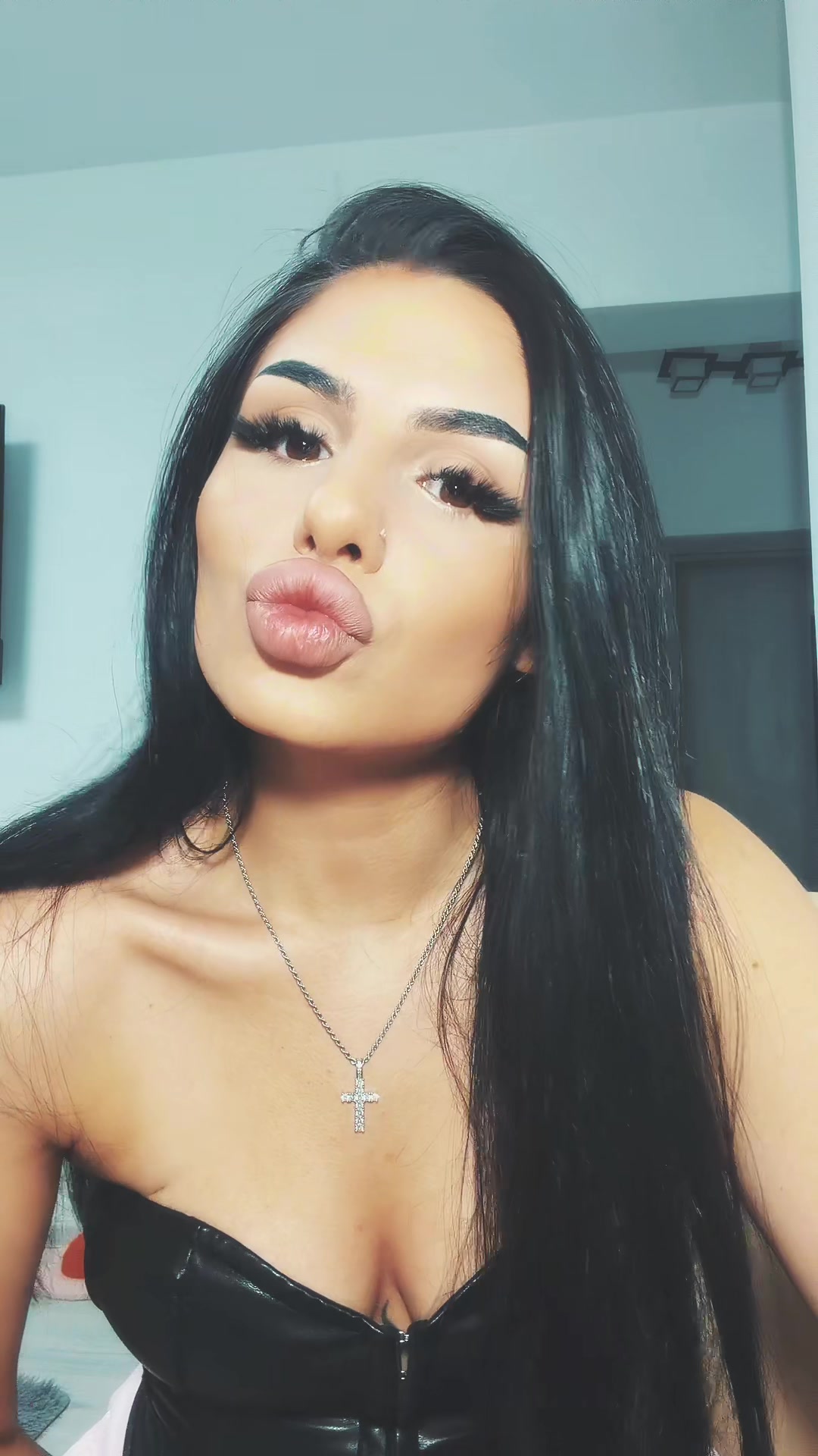 @🐍lauraXcar🐍