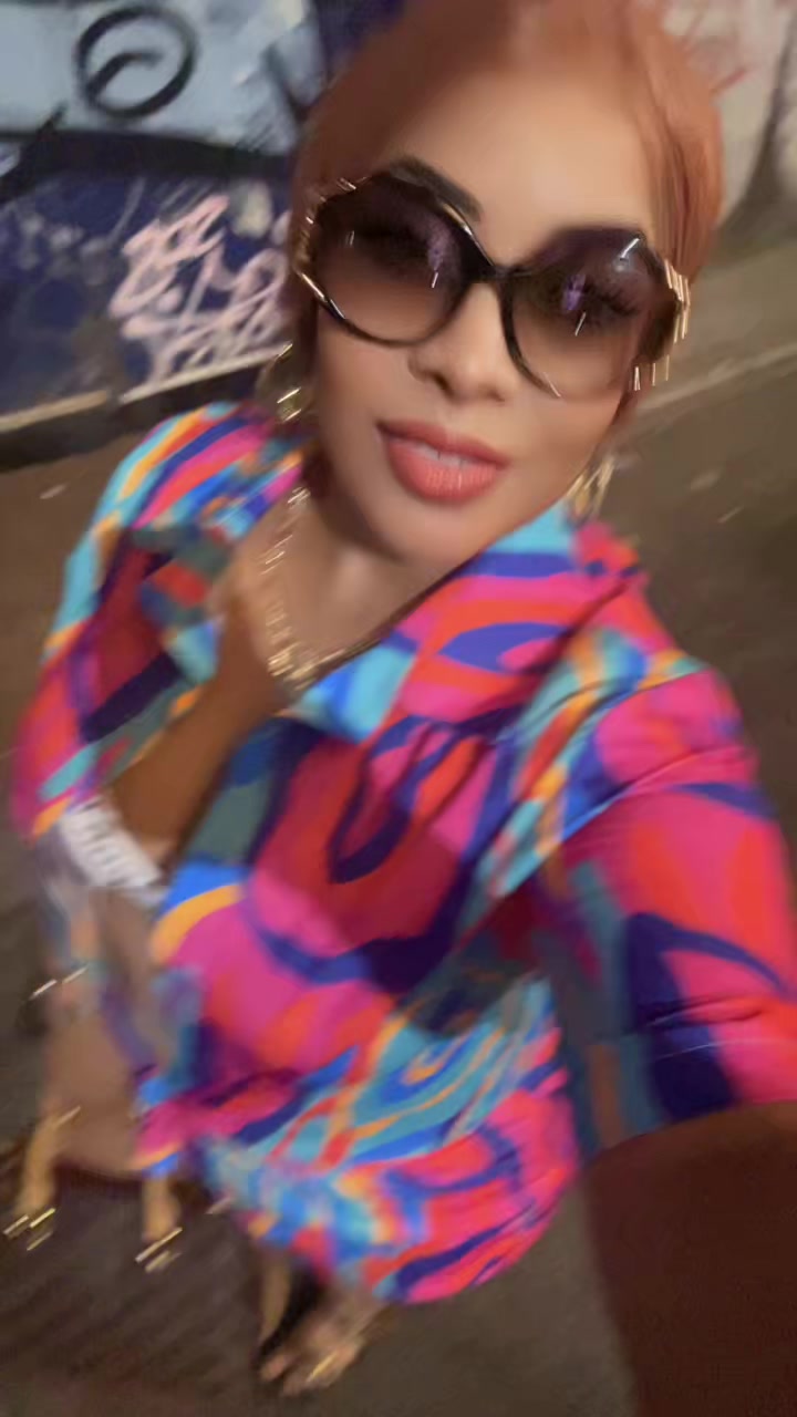 @Miss queen fabulous