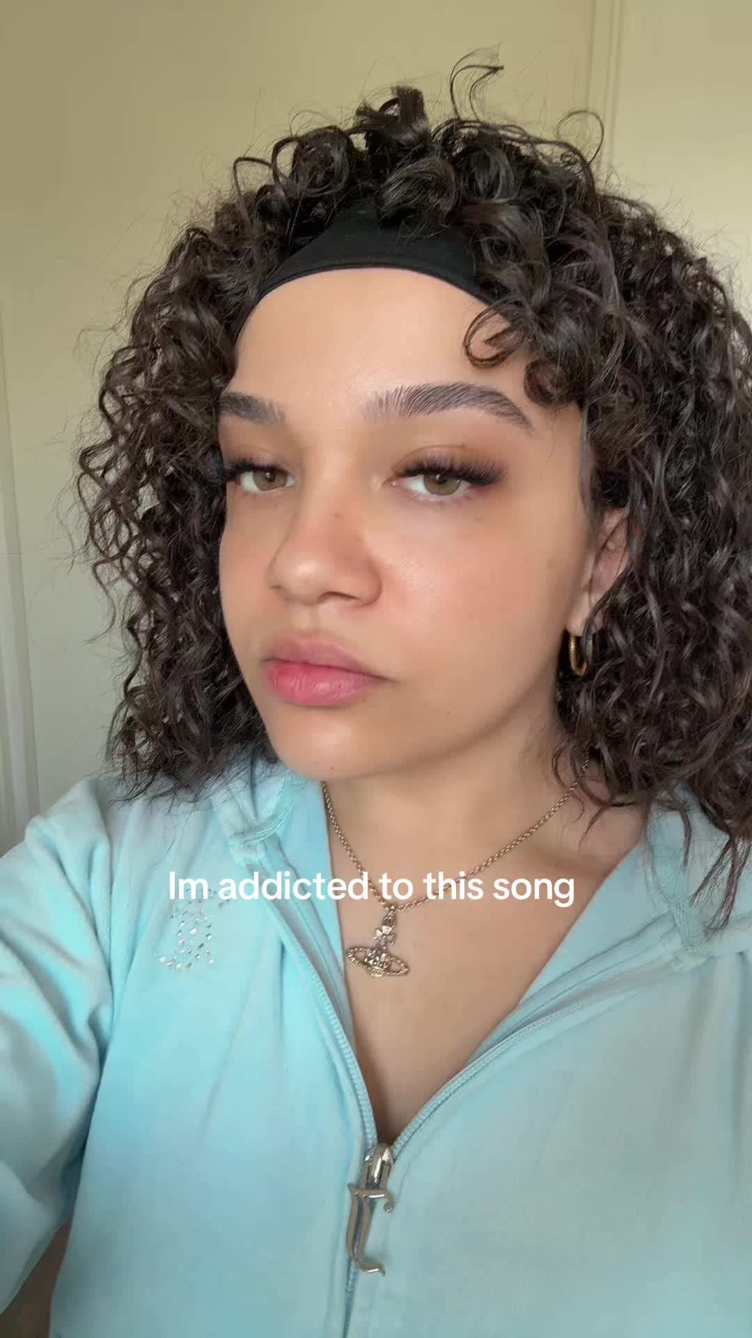 @Chloe