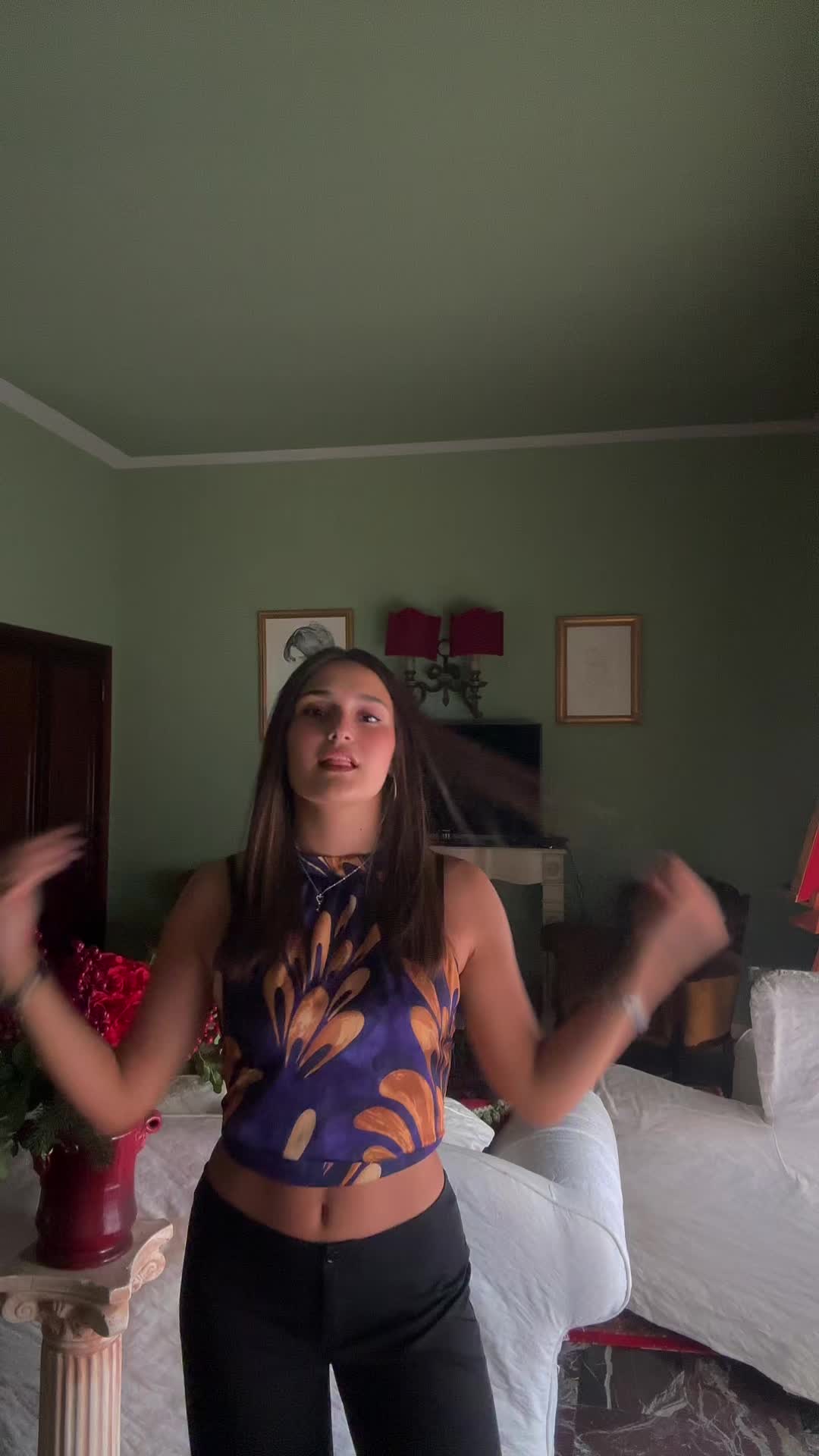 @eleシ