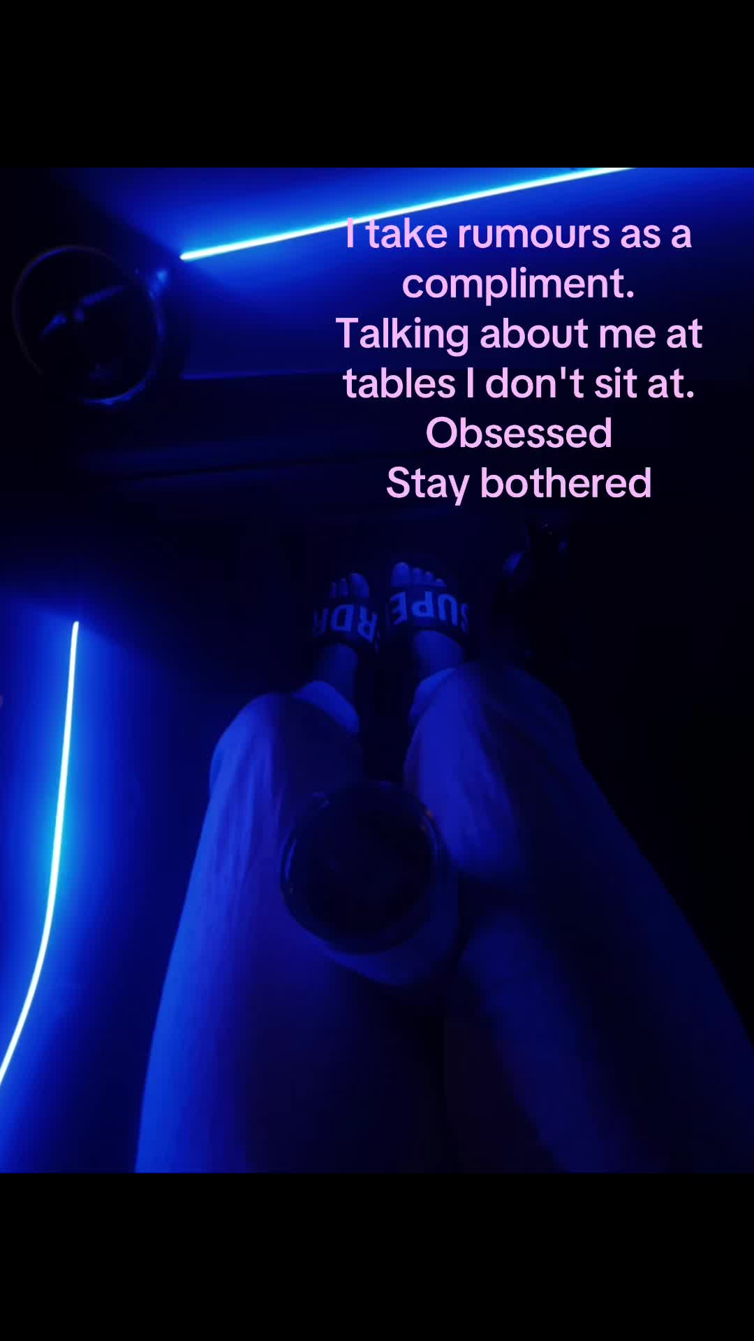 @Mia 🫐