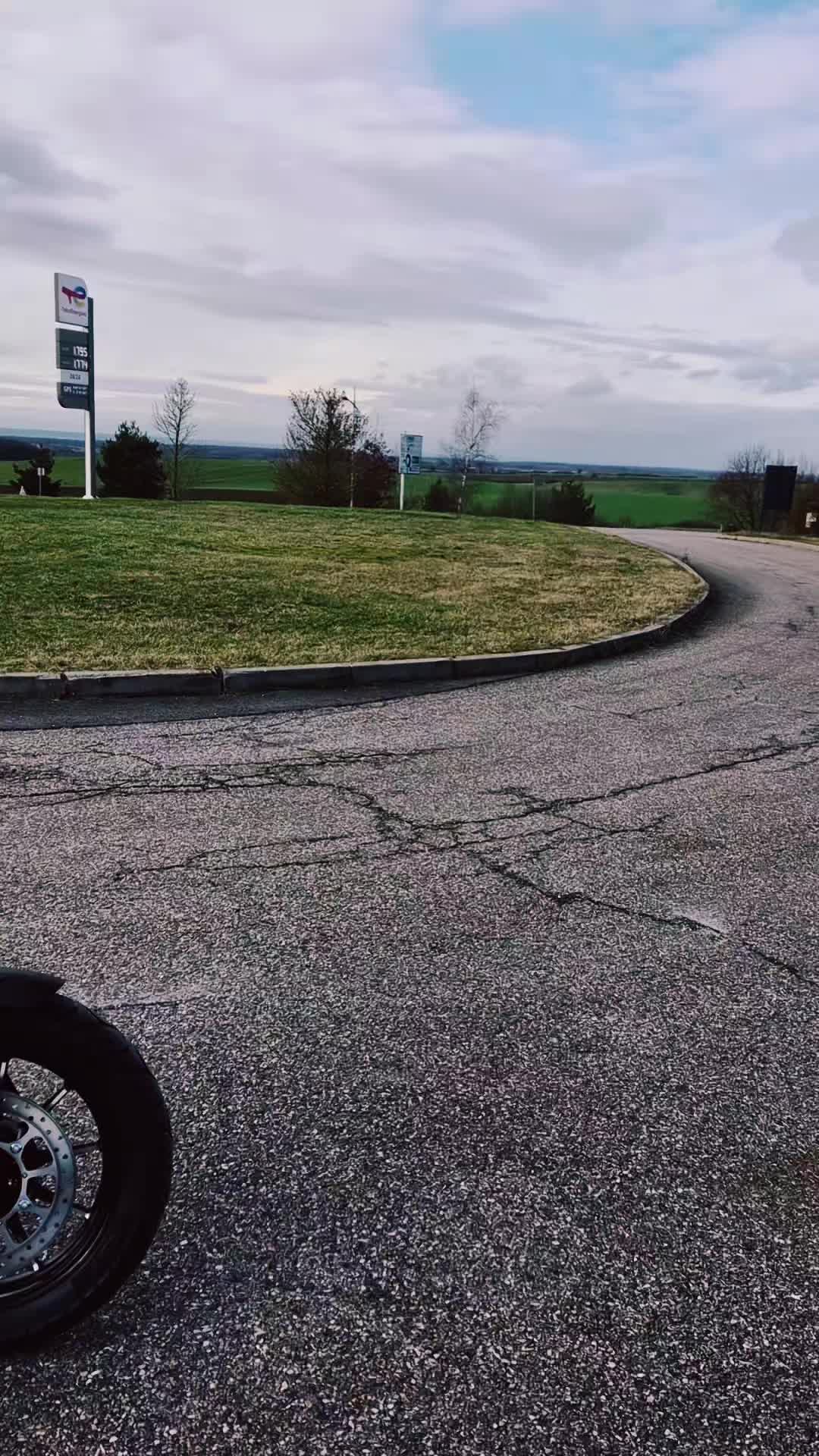 @Nell On Road ✌🏼🌹🏍️