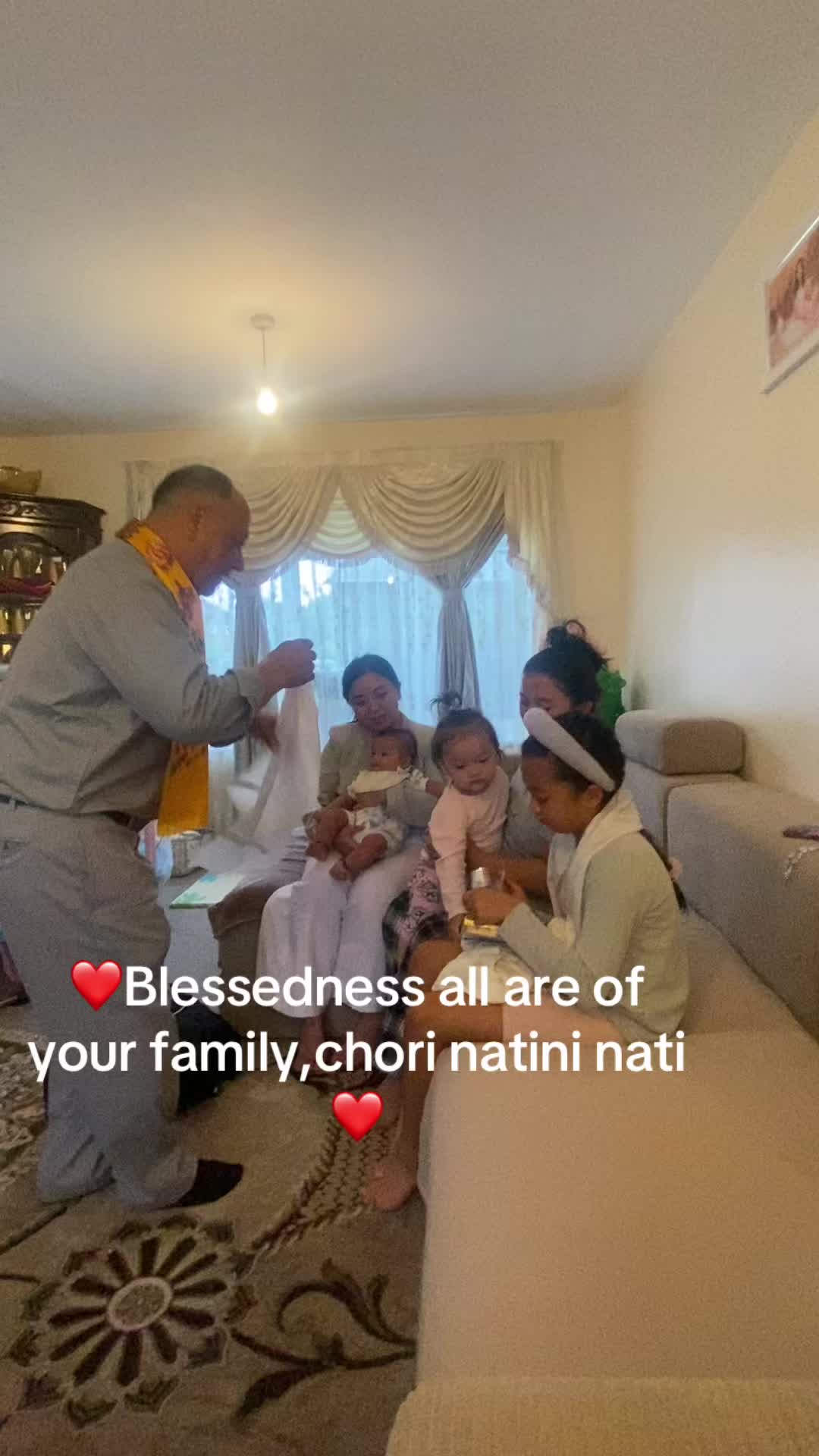 @देव लमा पैस को भरिभराउ 😁