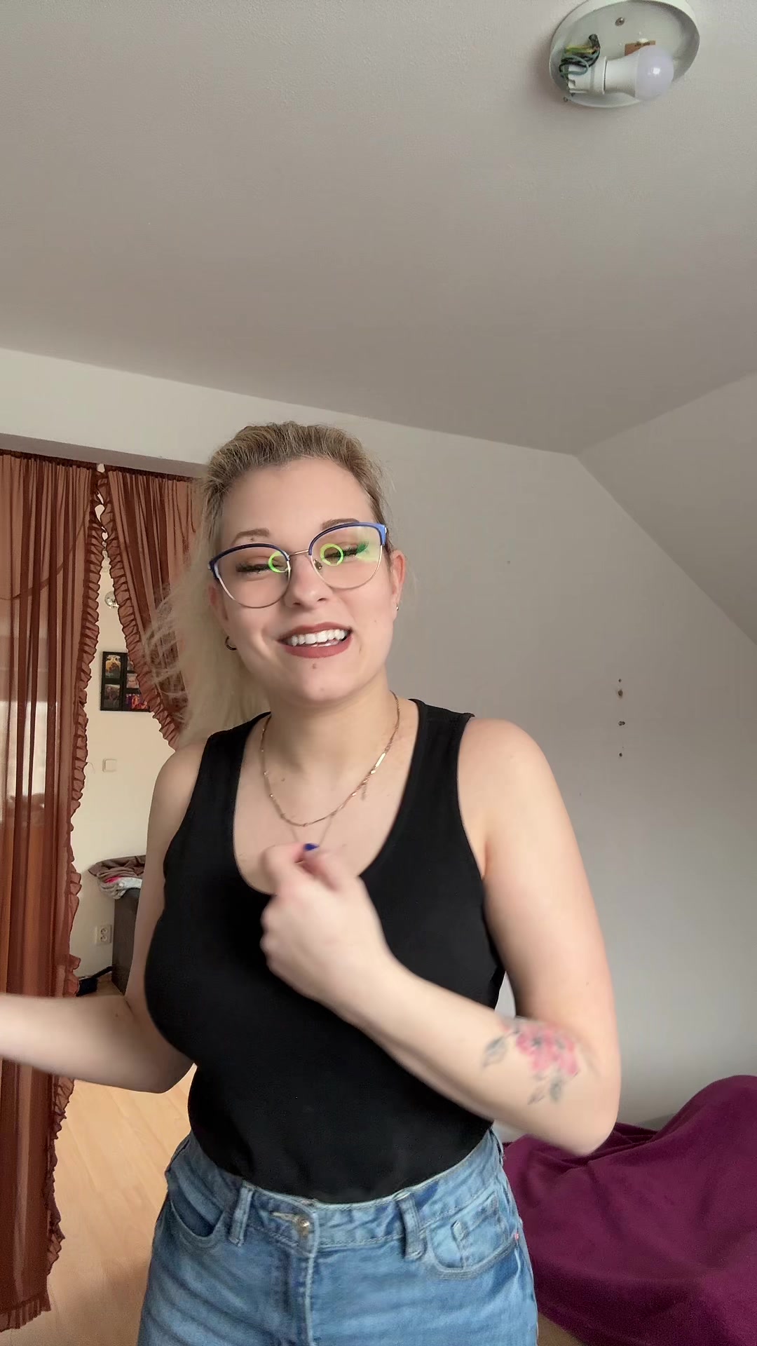 @Elinka🤔