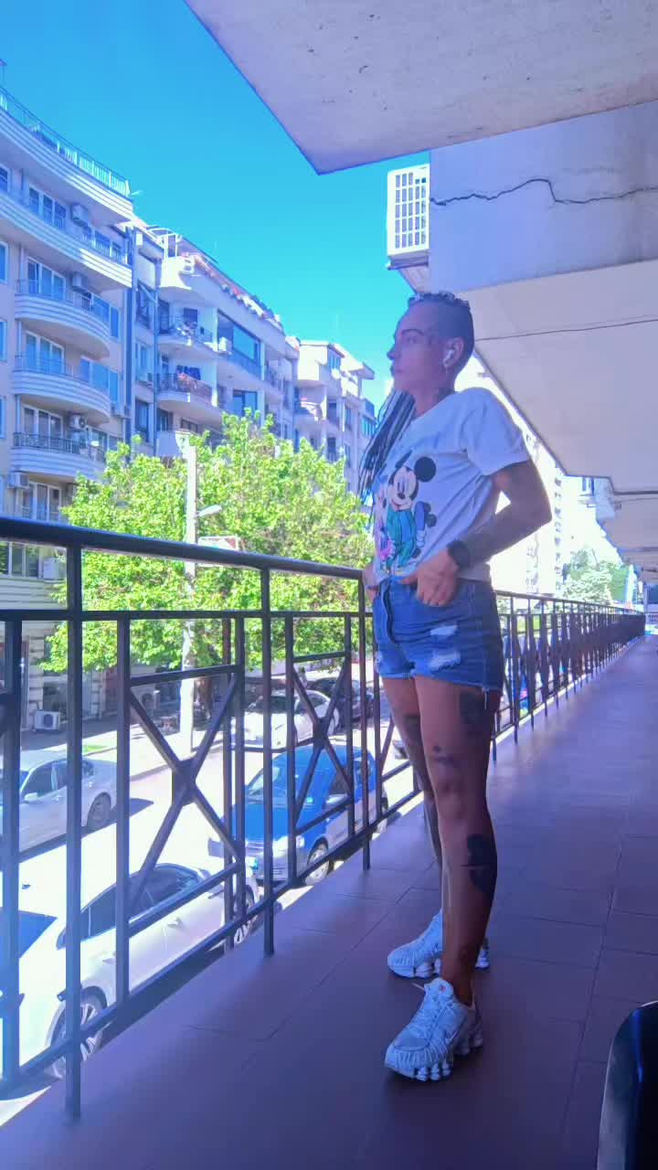 @Лошо Момиче