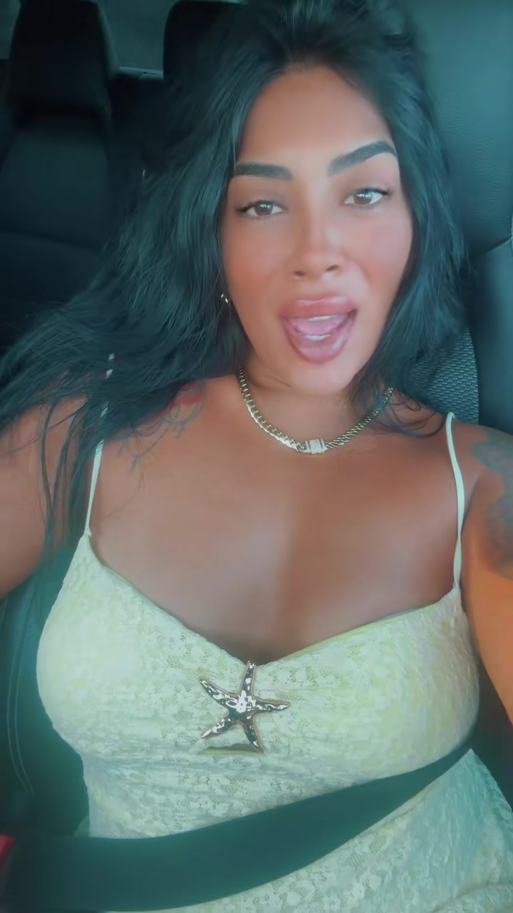 @Laanegraflores