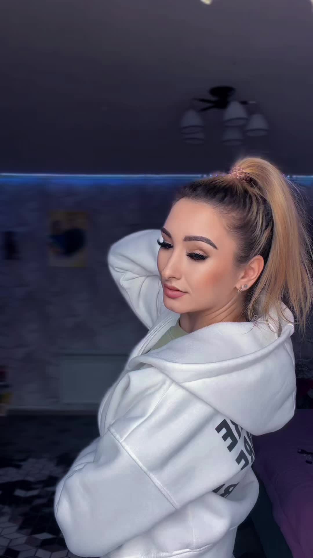 @🤍 𝐵𝑒𝓁𝑜𝓈𝓃𝑒𝓏𝒽𝓀𝒶 💙