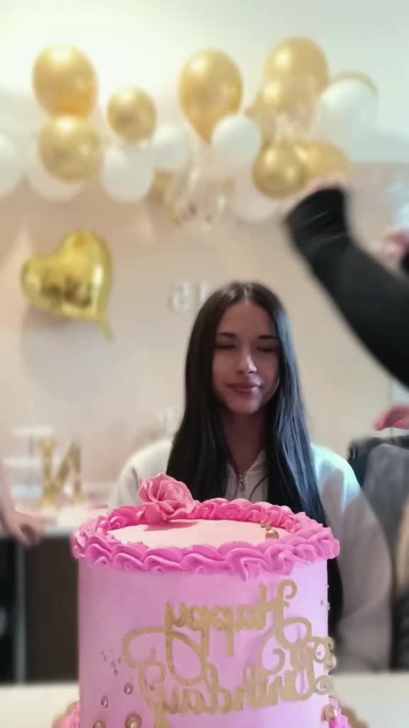 @NIKOLETTA15.