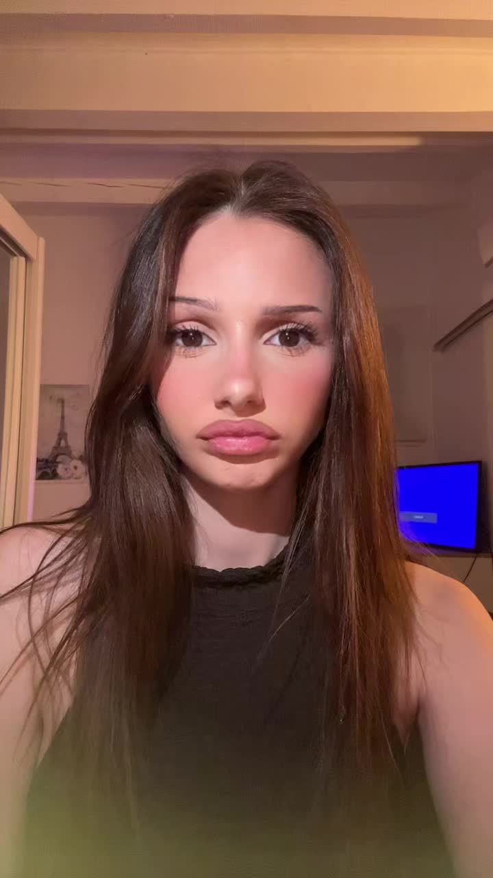 @𝓒𝓪𝓶𝓮𝓻𝓸𝓷
