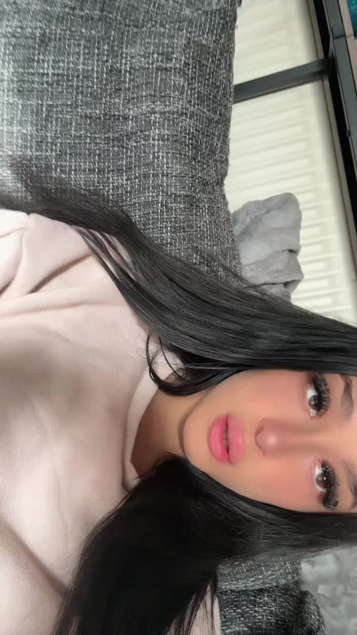 @elleahmelling