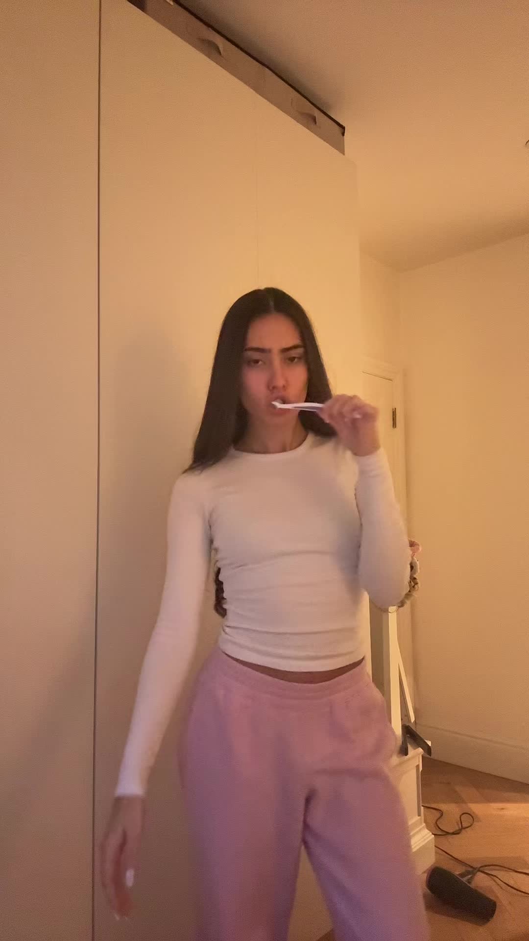 @LV