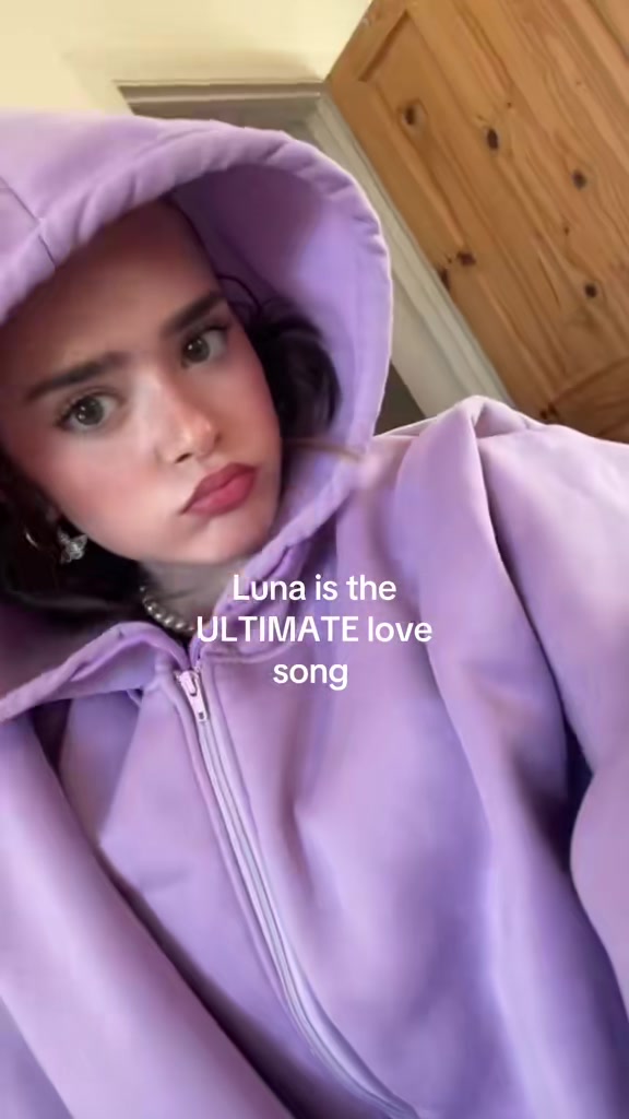 @itsliterallyjustbelle