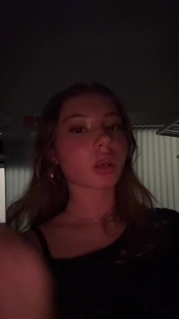 @𝐴𝑙𝑒𝑥𝑎𝑛𝑑𝑟𝑎