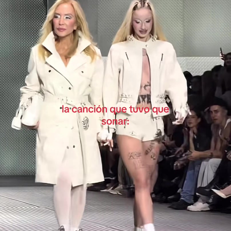 @☥