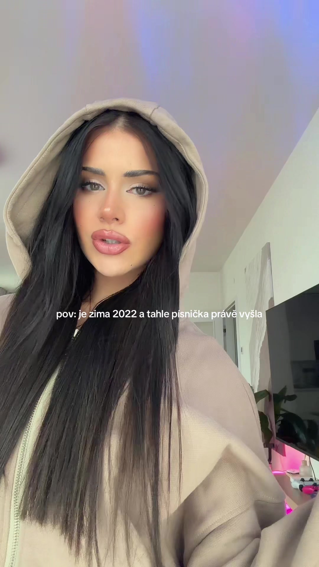 @Dominique Alagia