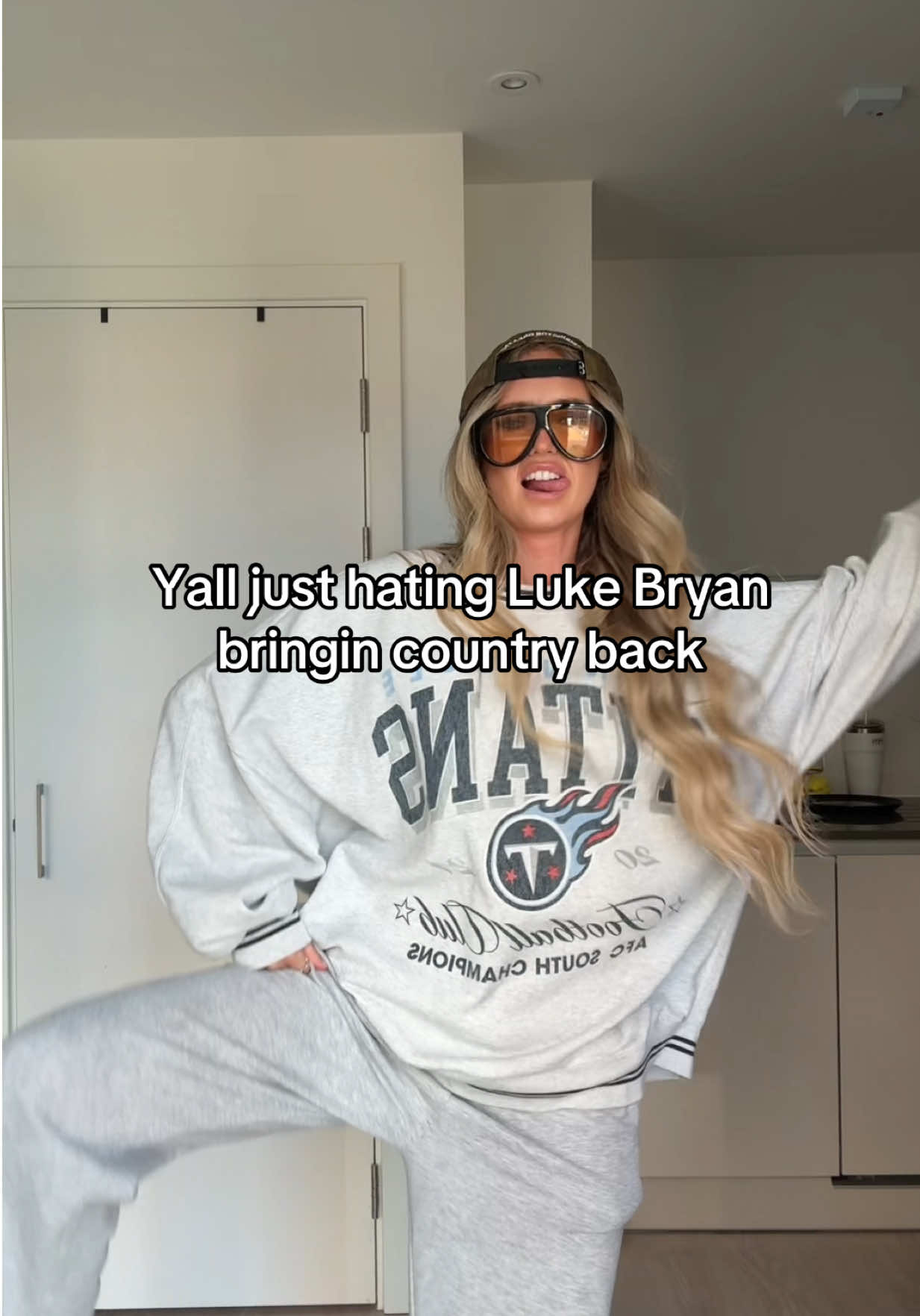 @ASHLEIGH VLOGS
