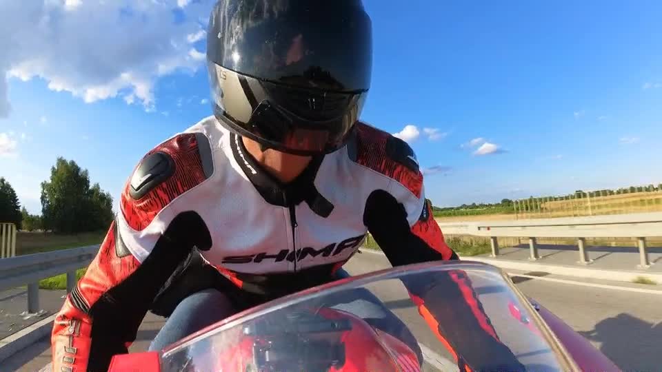 @Radek 🏍️