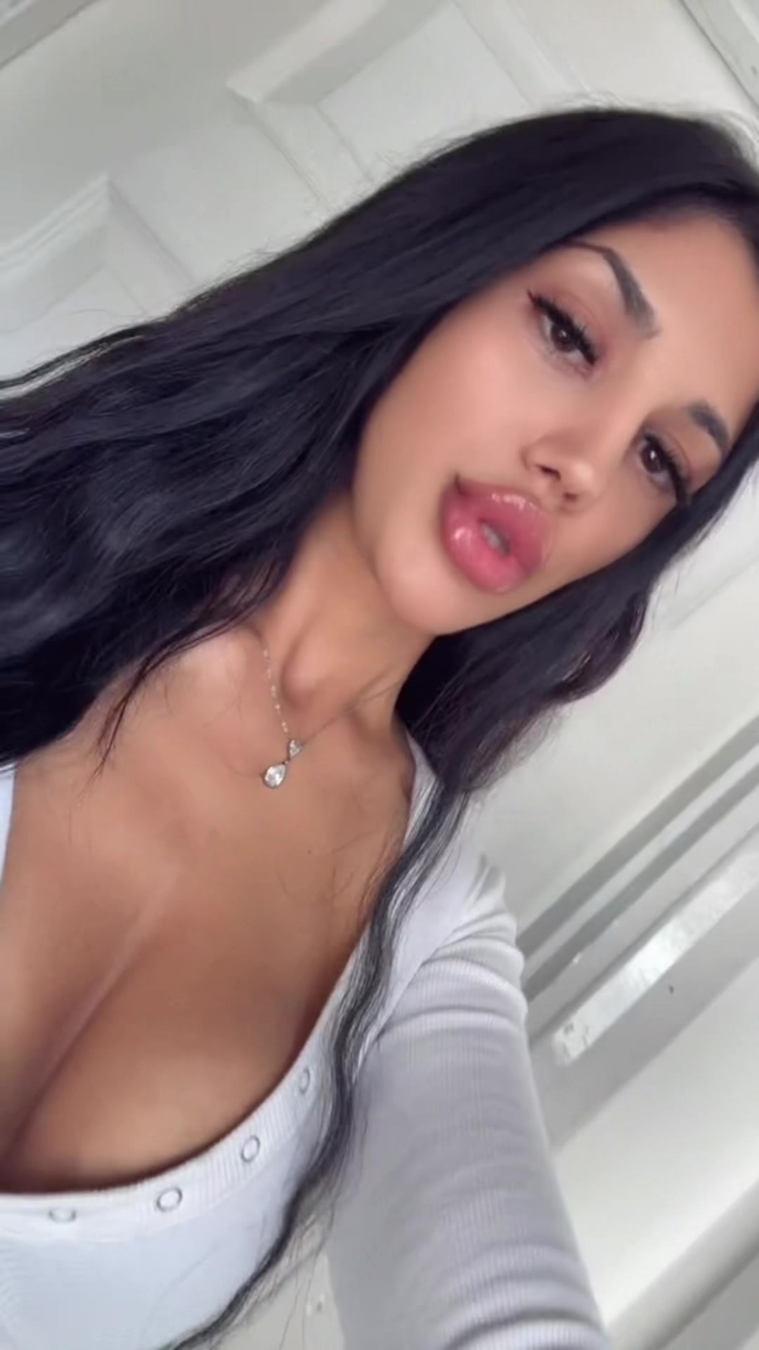 @Tzesika