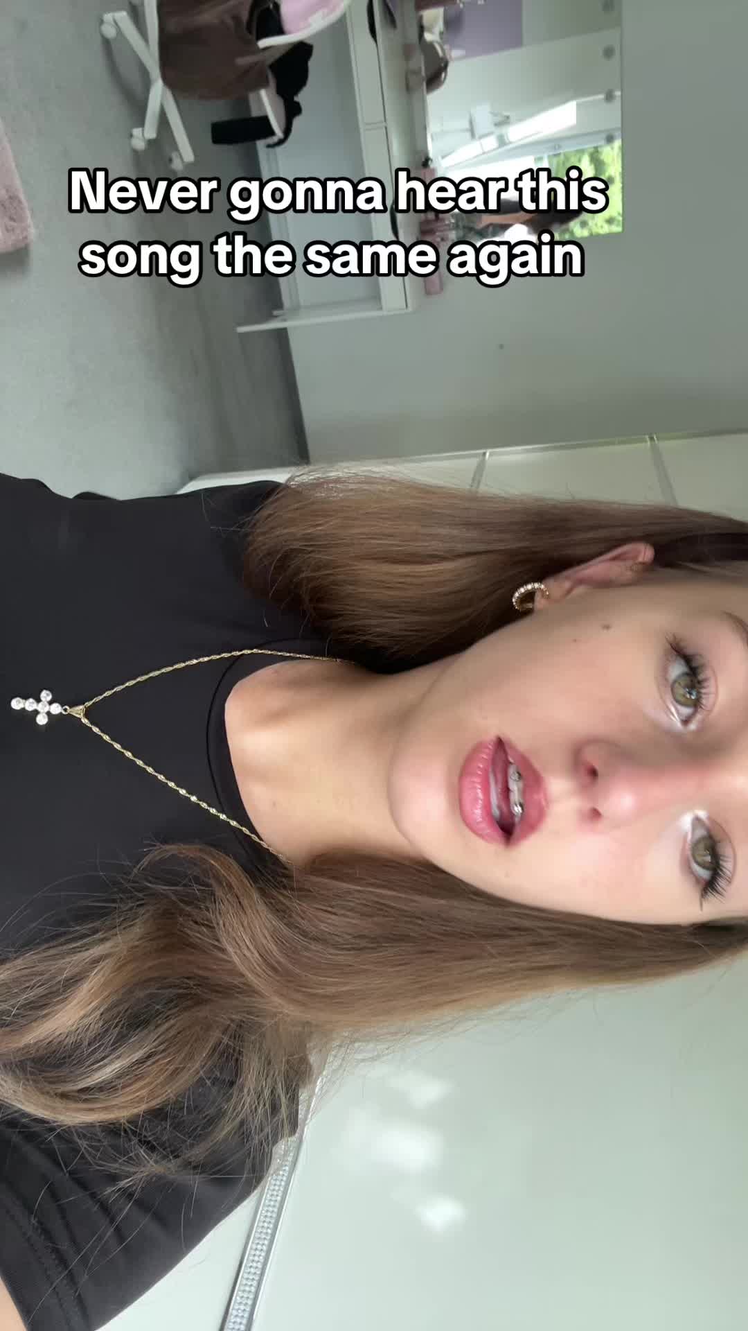 @Laraaa