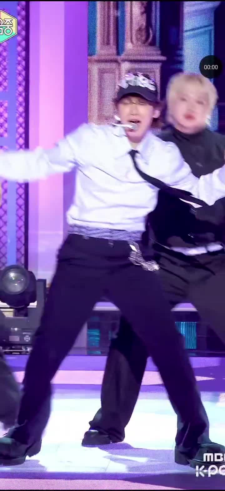 @Kpop Fancams🫧