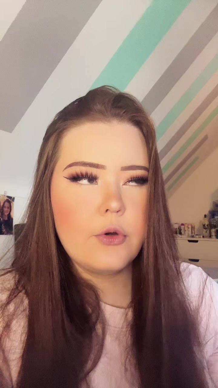 @𝐿𝑎𝑟𝑎 ྀི