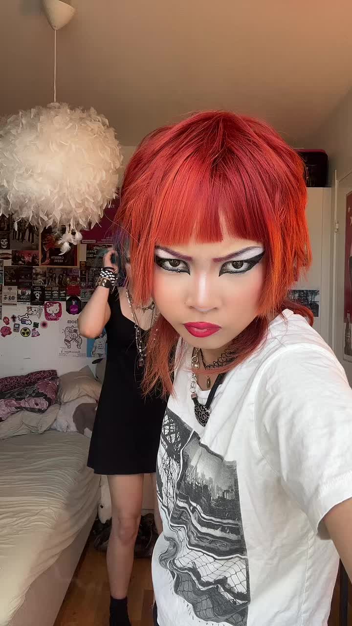 @𝔞𝔩𝔦𝔠𝔥𝔞 𝔱𝔥𝔲𝔪𝔪𝔞