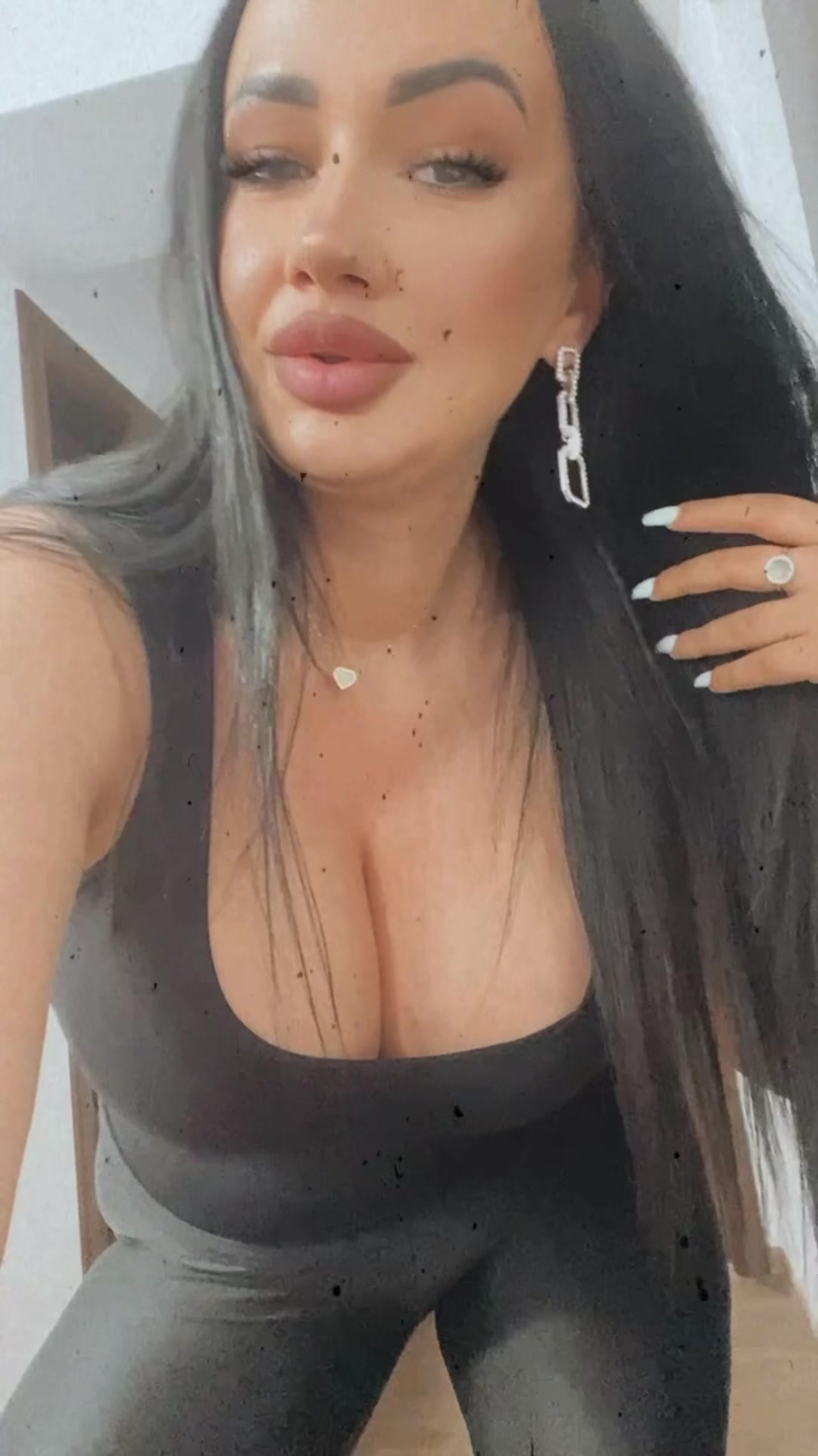 @bustylora4