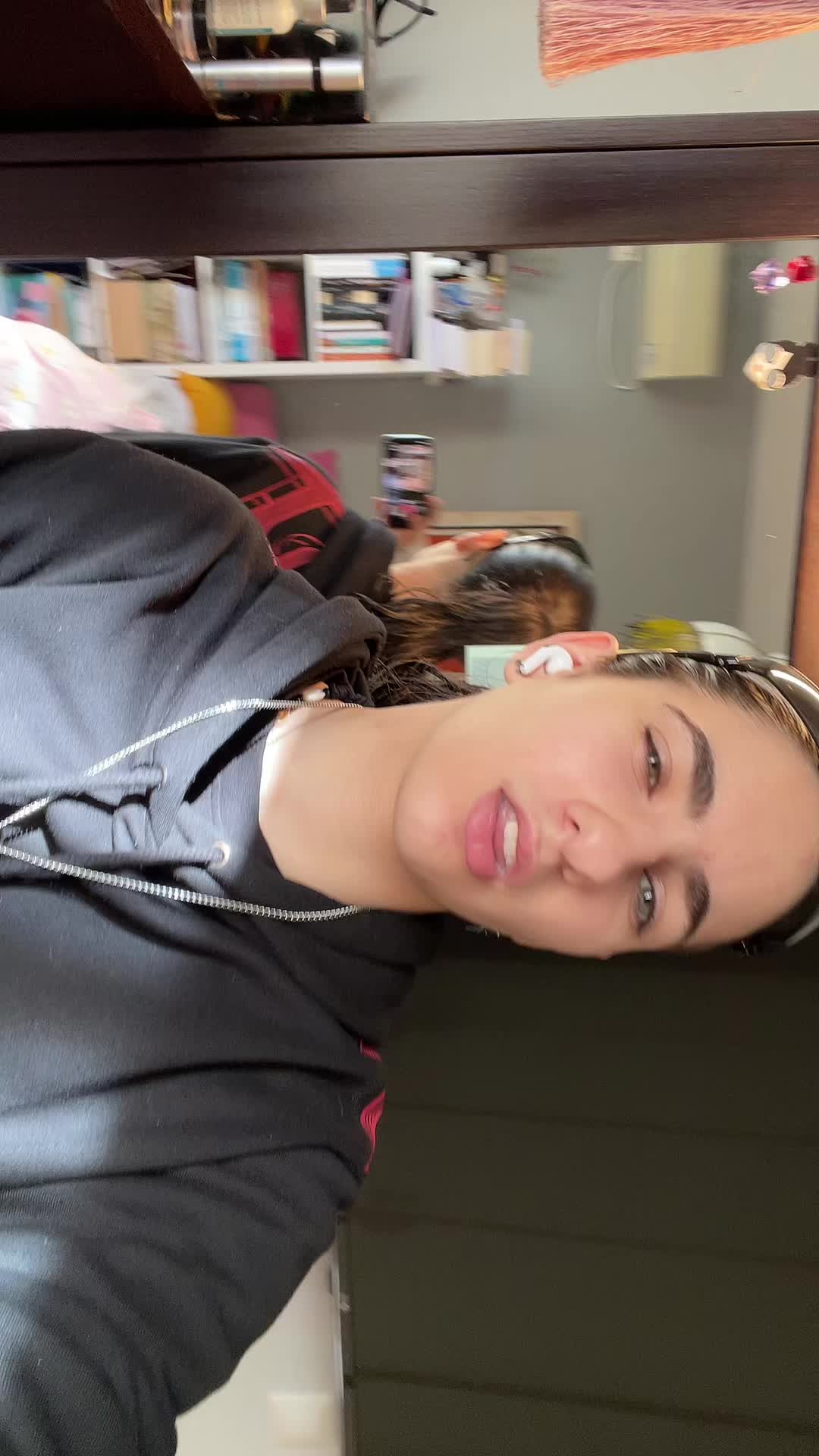 @Alikakiiii