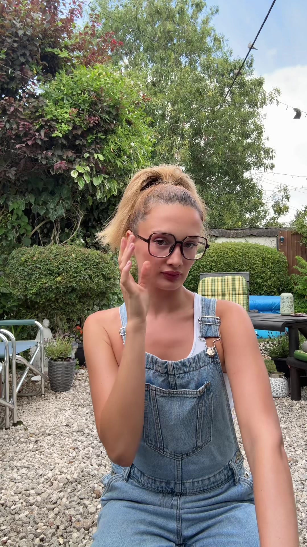 @mollsturton