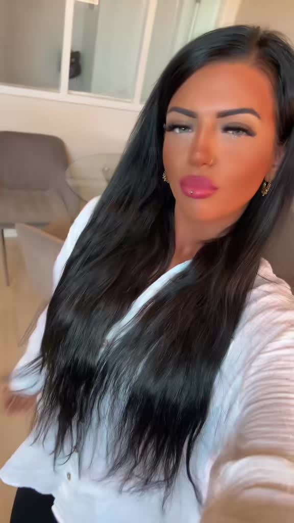 @𝓔 𝓫 𝓸 𝓷 𝔂 𝑪 𝒐 𝒙 🍒