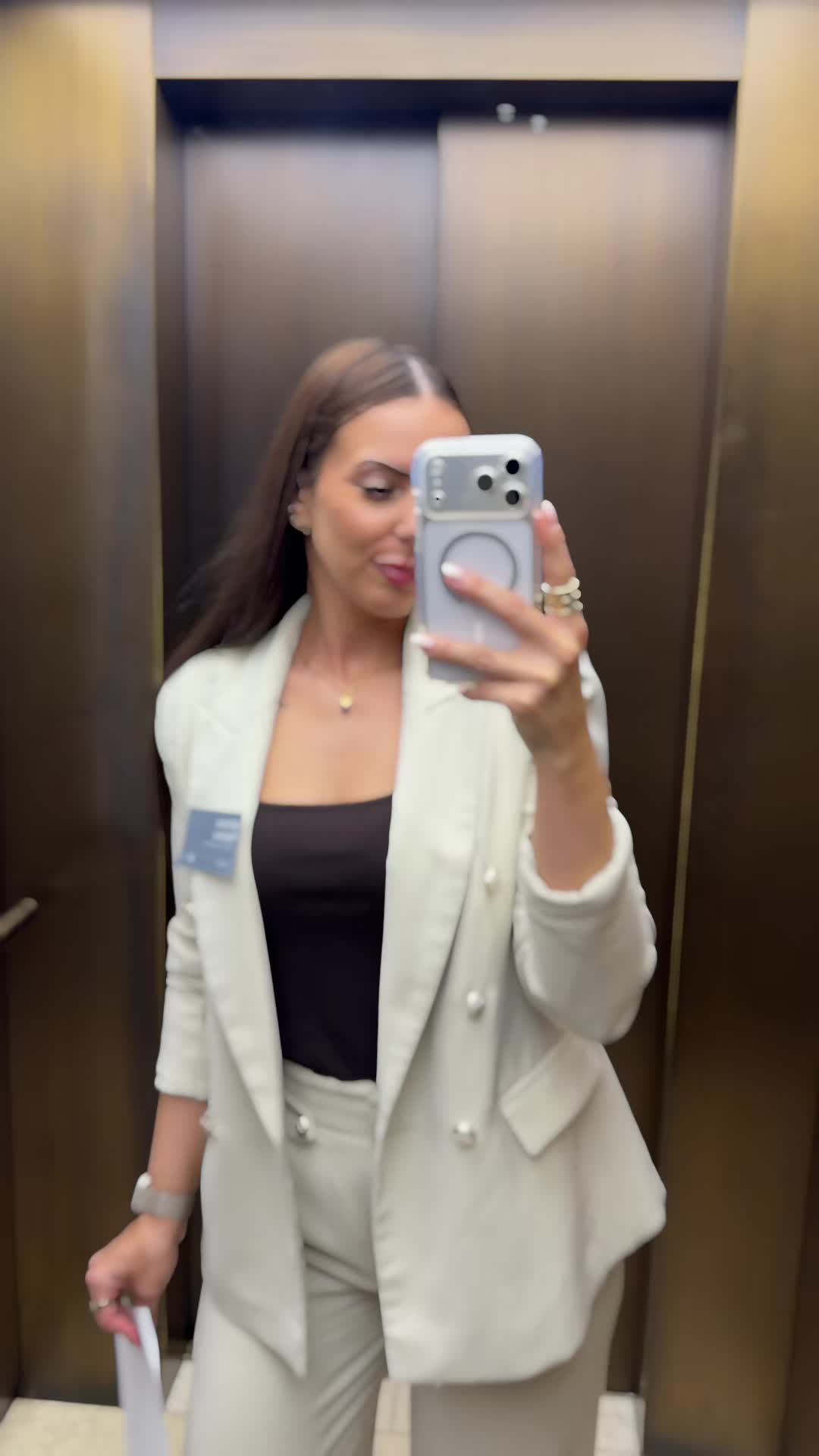 @Adriana 🖤