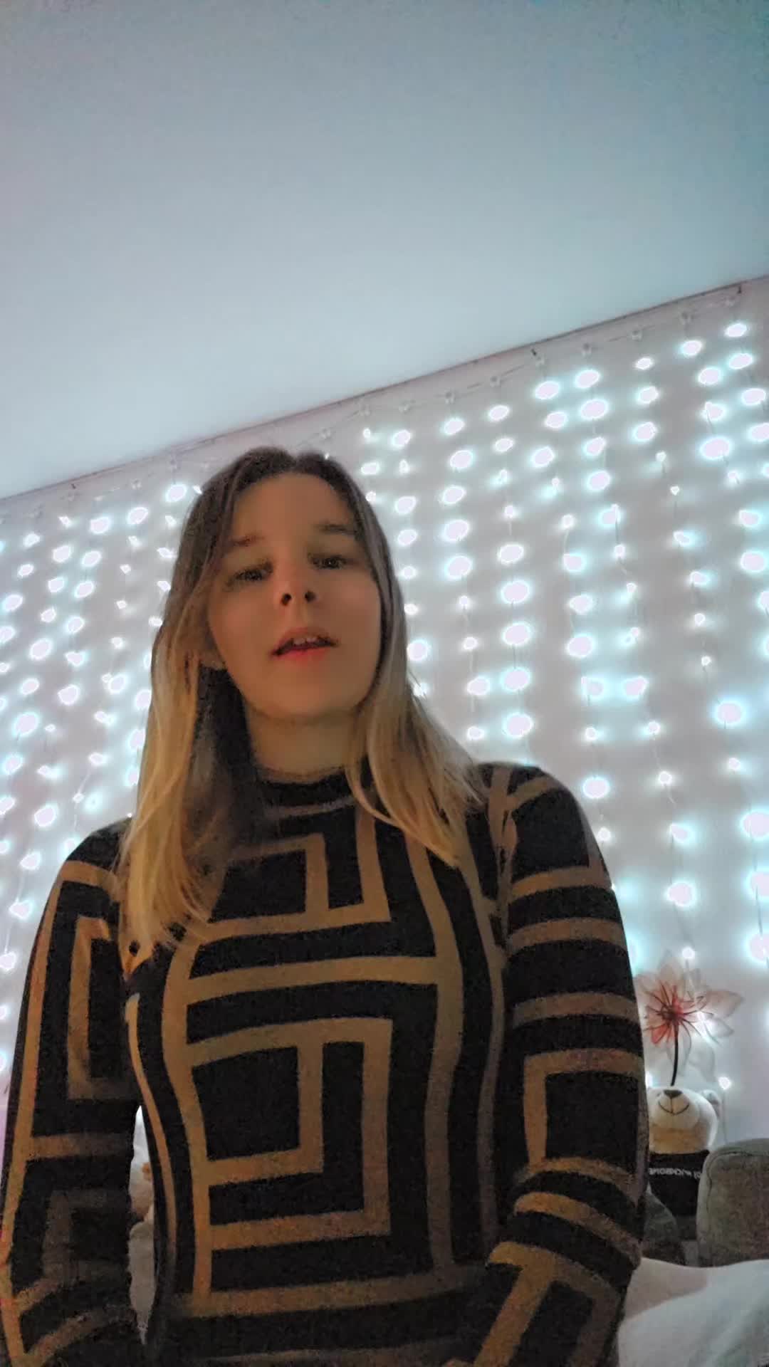@Zcelii