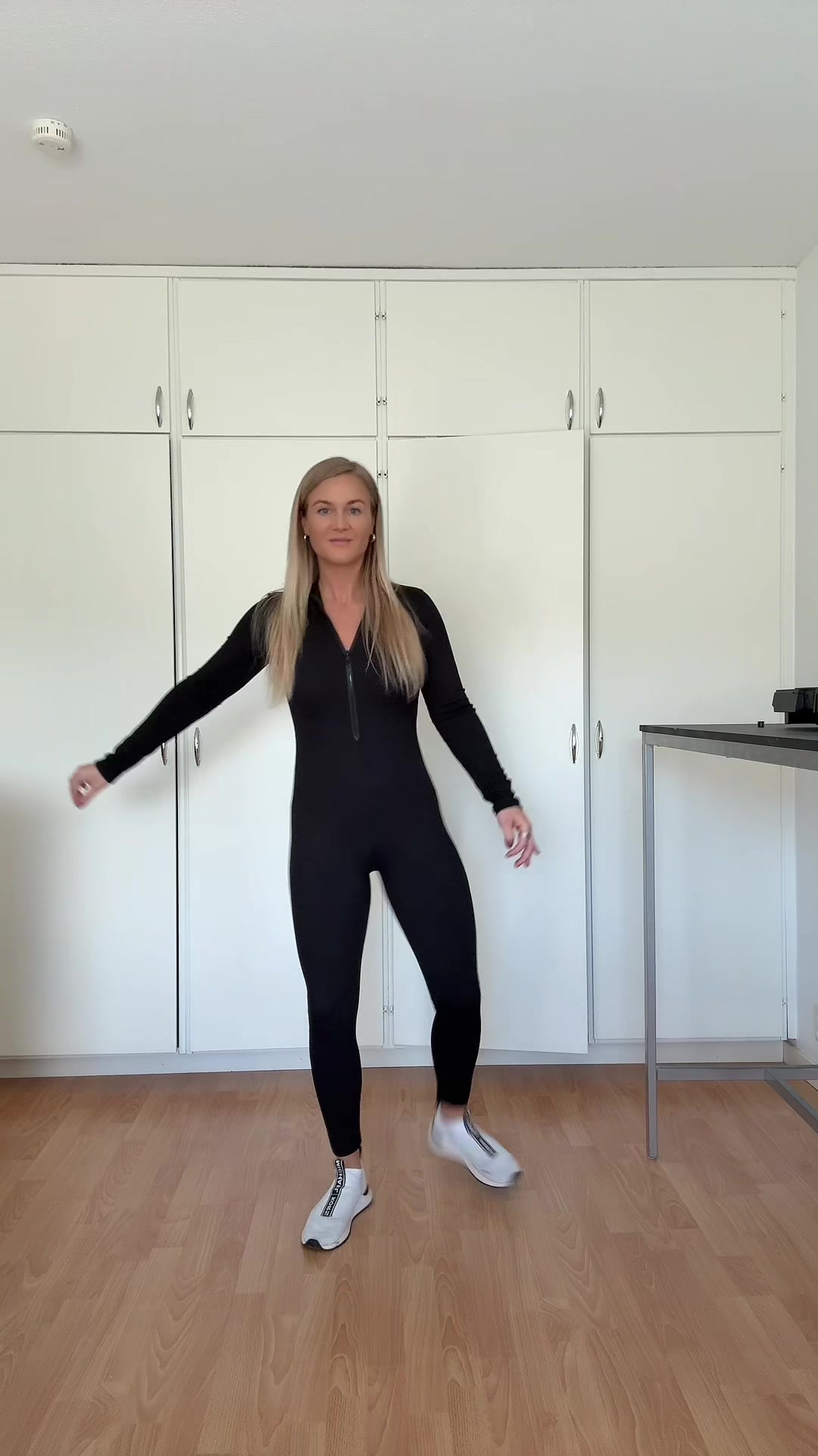 @MIAZ (Mia Emelia)