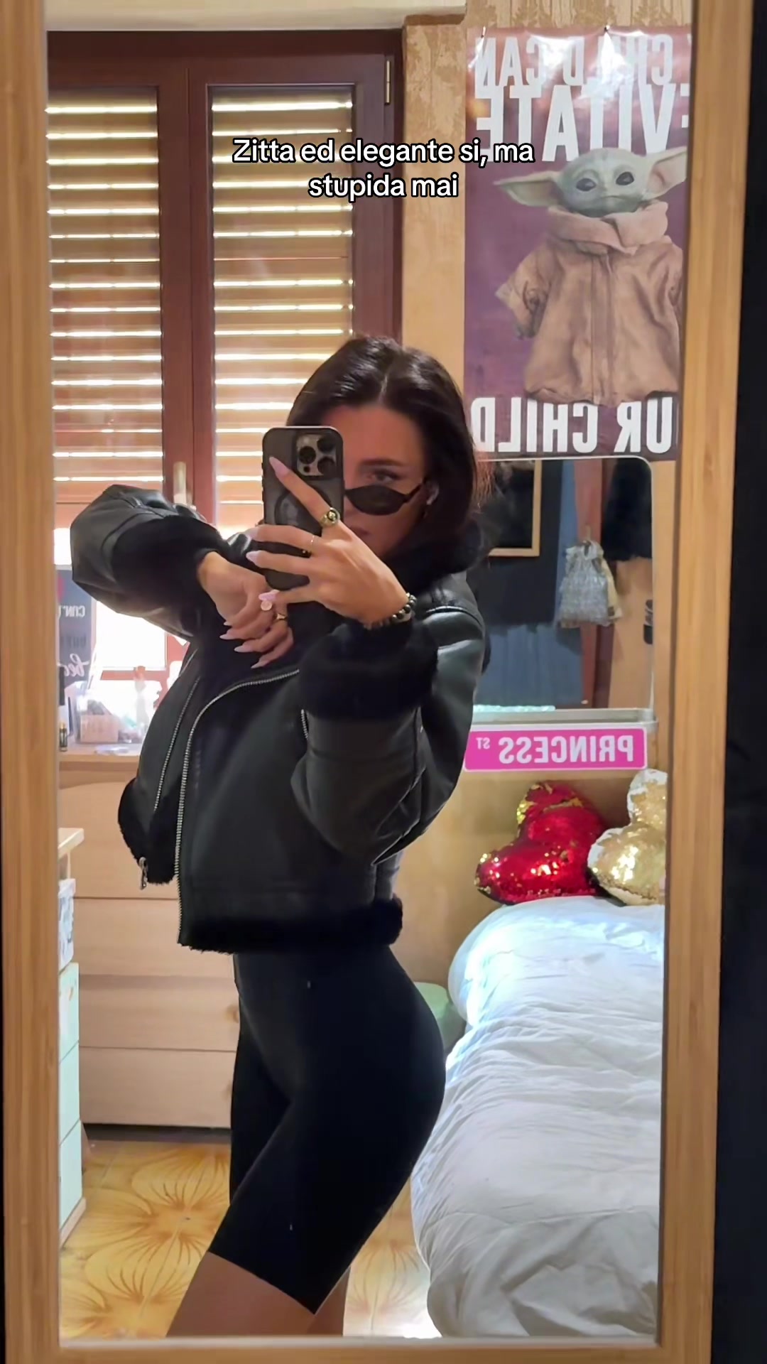 @Elena Siri