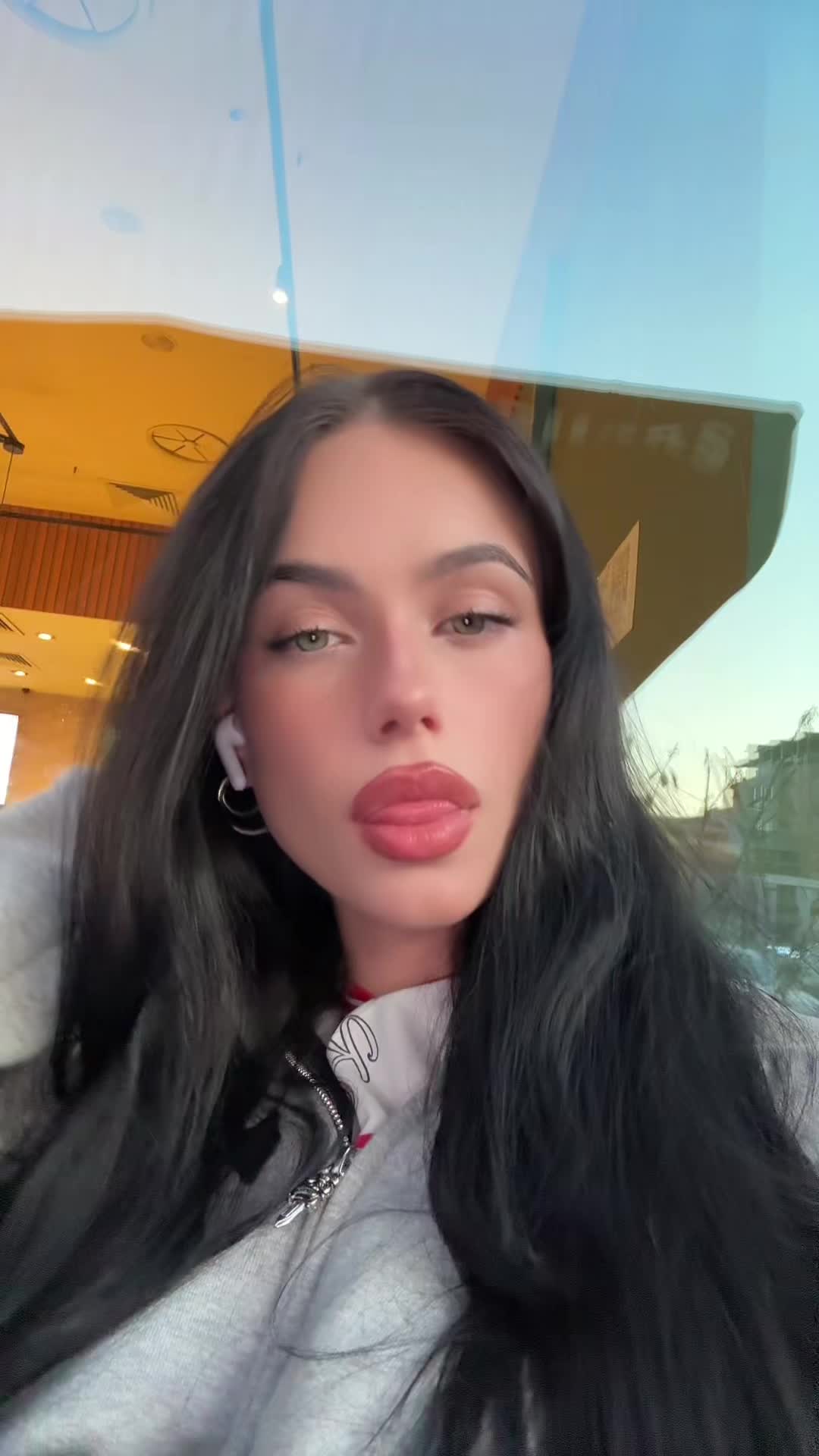 @Victoria ✨
