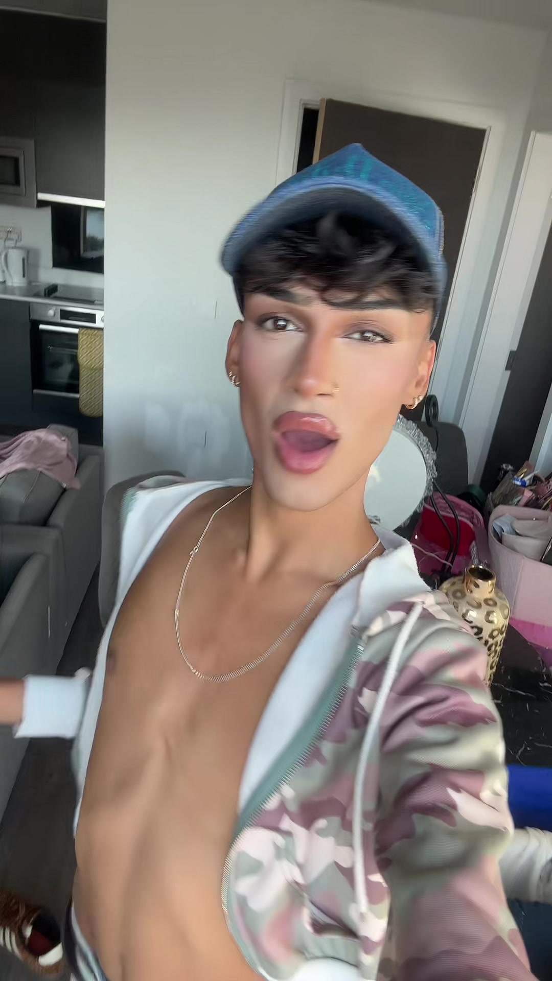 @a.gbabyy