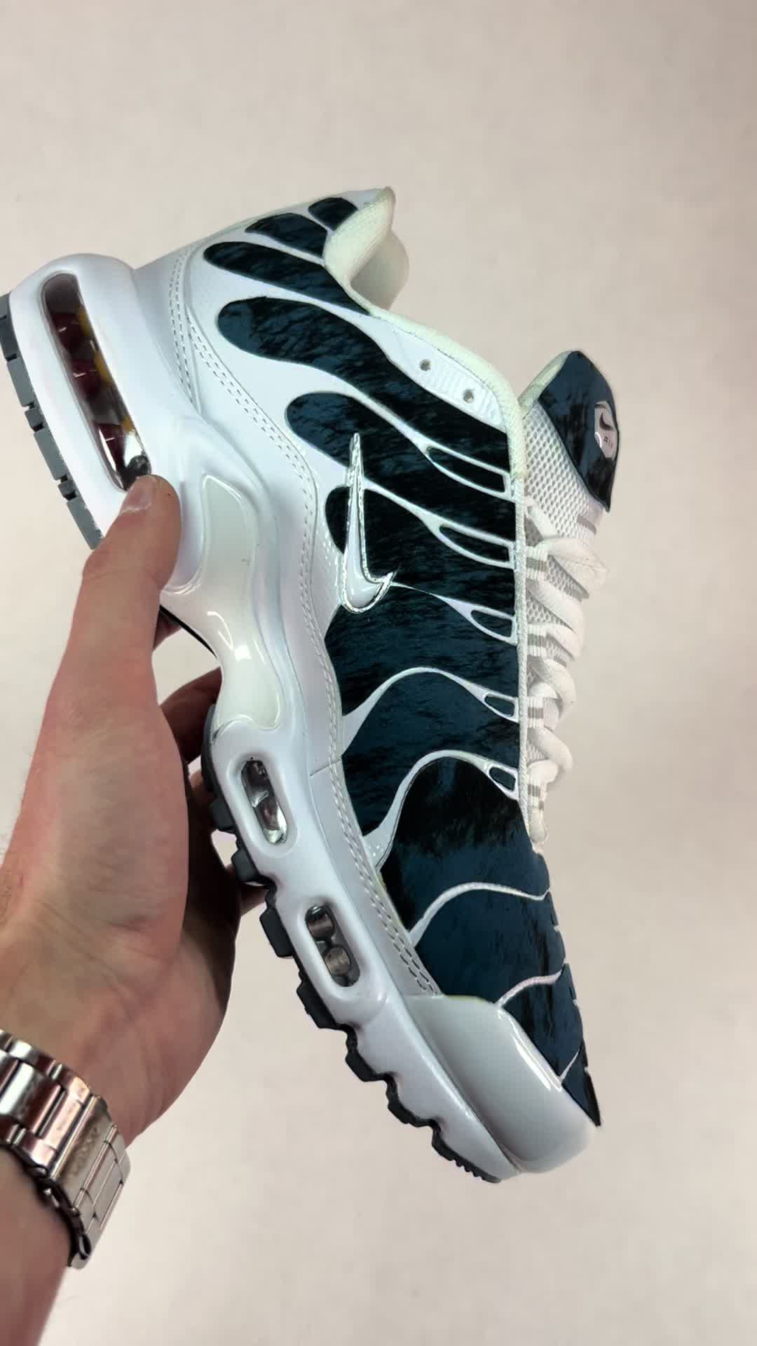 @Thyscustom