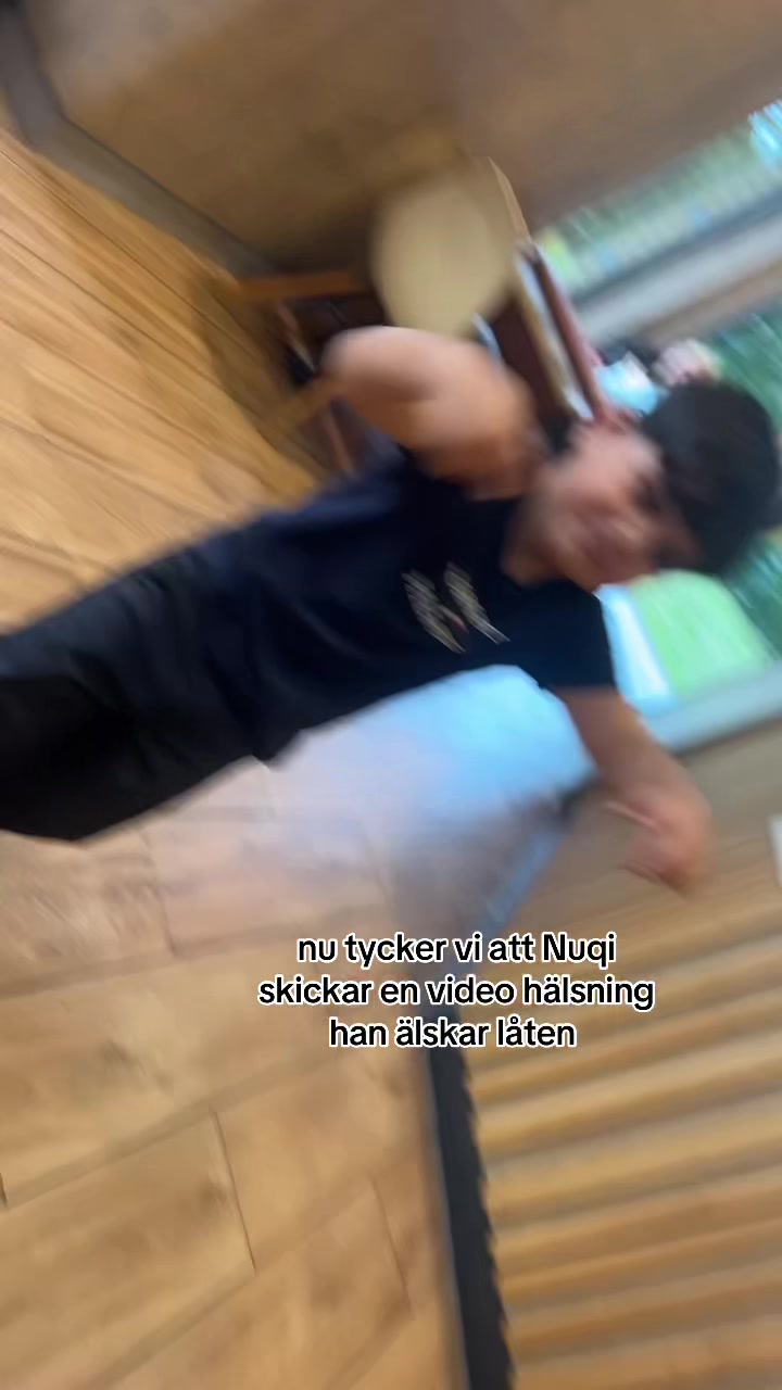 @𝒩