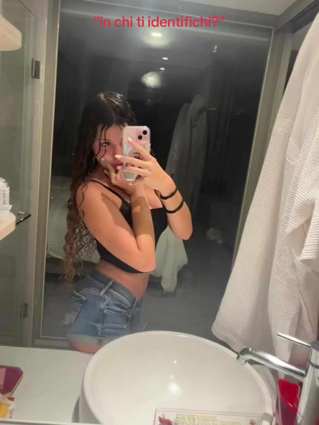 @𝒢