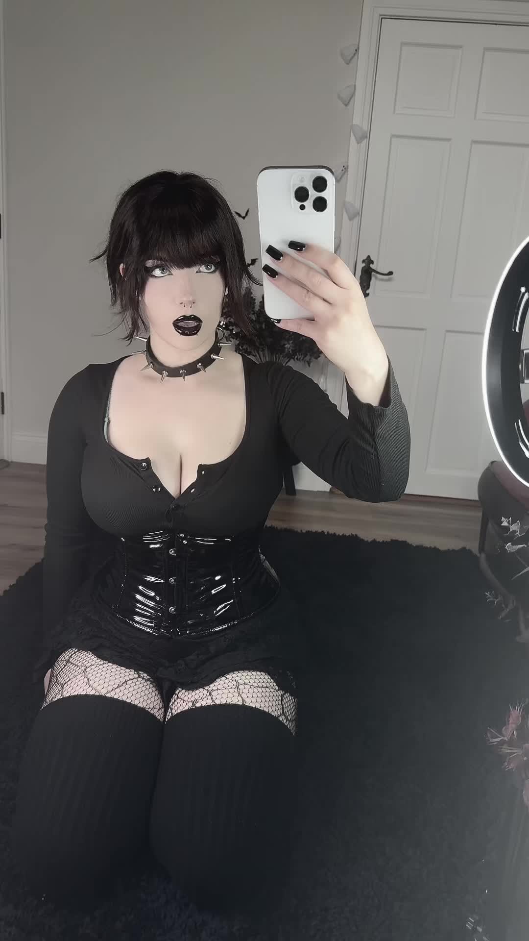@Cutiegothxo